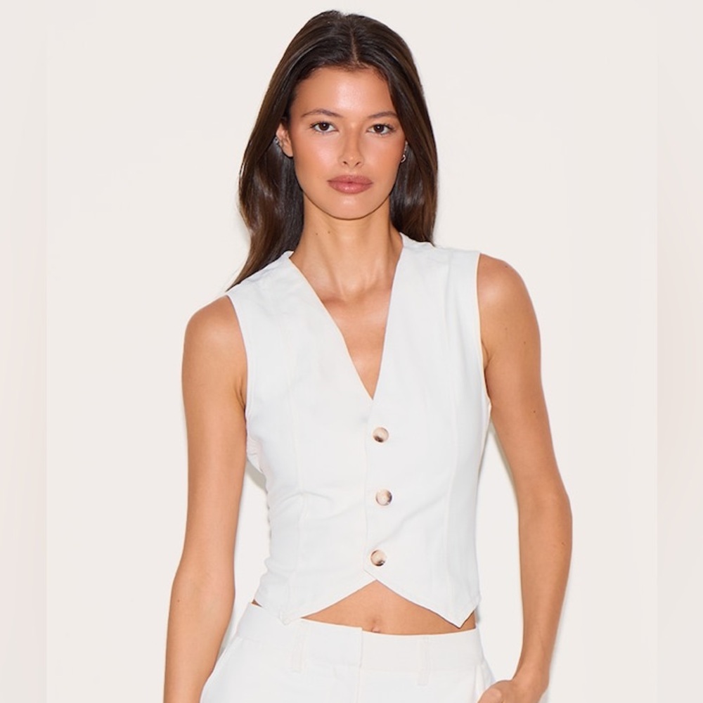 NWOT PrettyLittleThing PREMIUM CREAM TEXTURED TAILORED SEAM DETAIL VEST